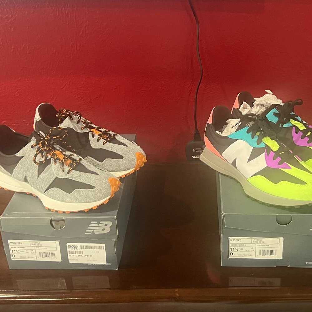 2 NEW BALANCE SHOES